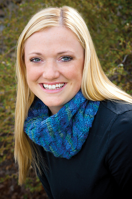 Twisted Stitch Cowl