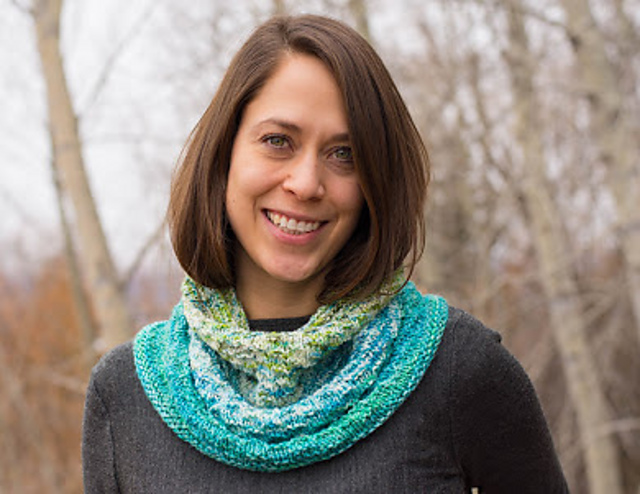 Color Fade Cowl