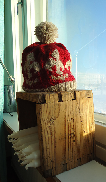 Fleur de lis beanie