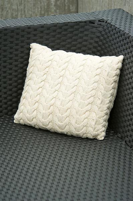 1010-02b Pillow