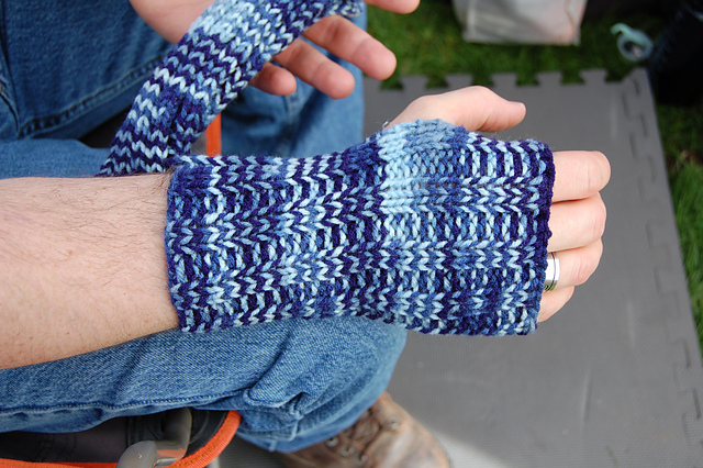 Ribbed Fingerless Gloves