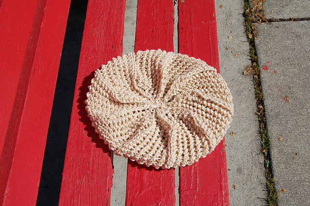 Lacy Vertical Ribbed Beret