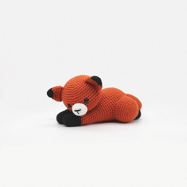 Sleepy Fox Amigurumi