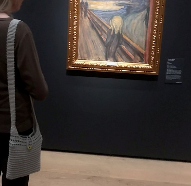 Art museum bag
