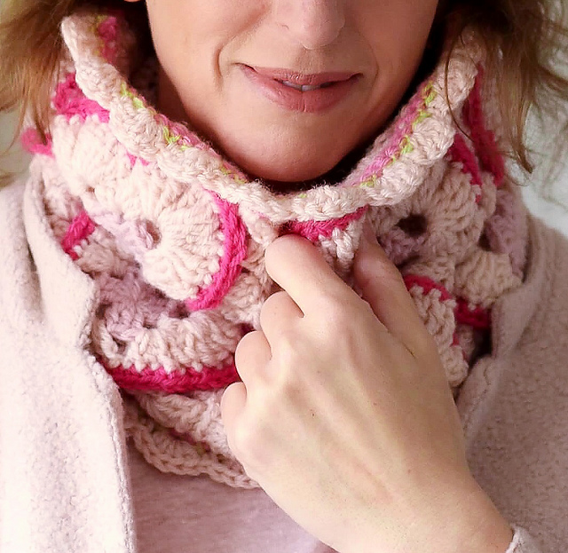 Sweetheart Cowl