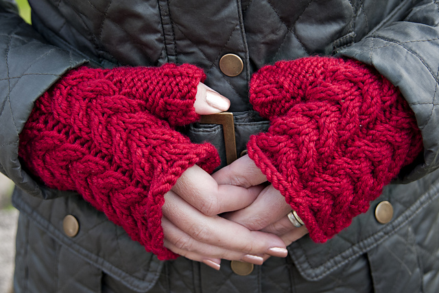 Cabled Arm Warmers