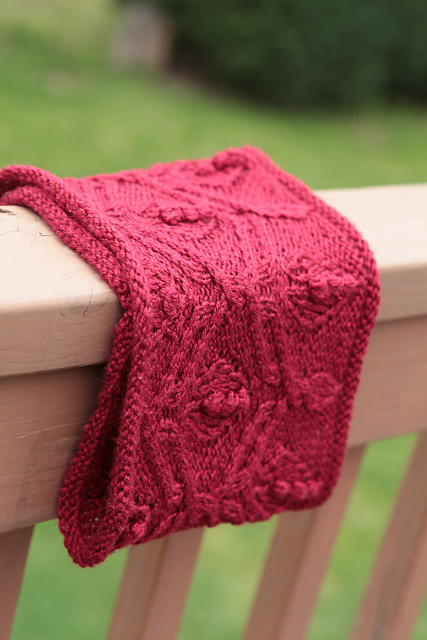LILLY cowl