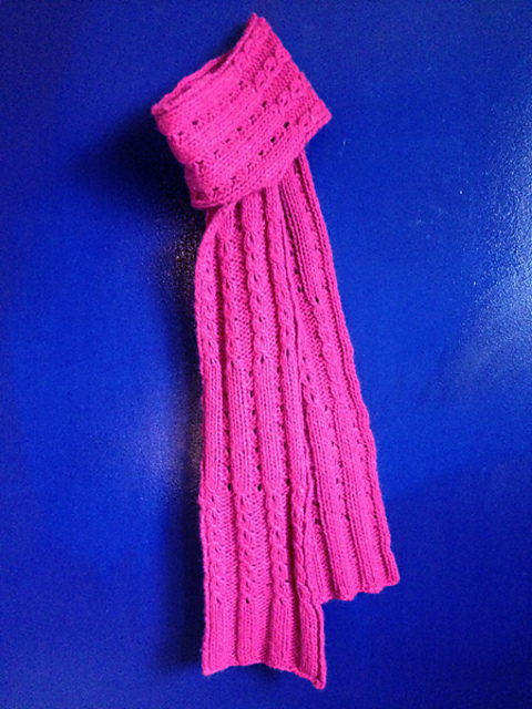 Reversible Mock Cable Scarf in Tui