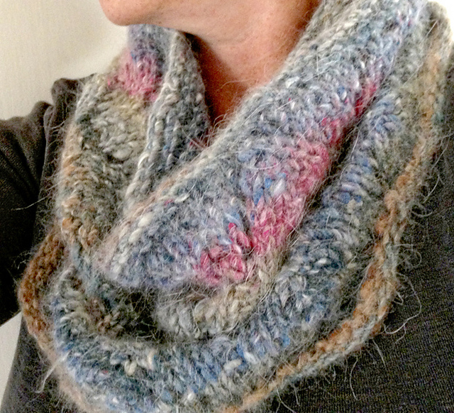 Mynx's Cosy Cowl