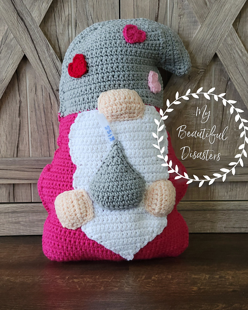 Add-on - snuggle gnome valentine