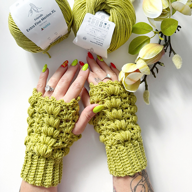 Amarië Fingerless Gloves