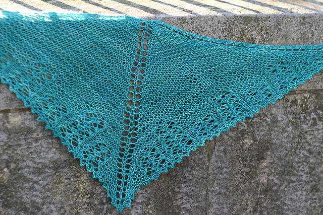 Elaboration Micro Shawl