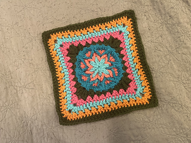 Loop Flower Square Afghan