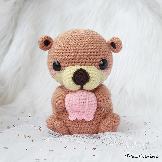 Ollie the Otter Amigurumi