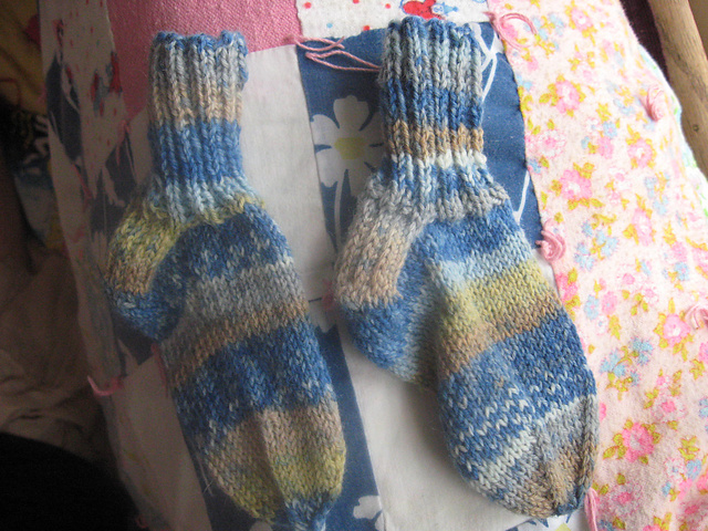 Simple Baby Socks (No Grafting!)