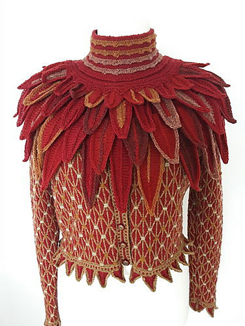 Ruffled Raven Collar