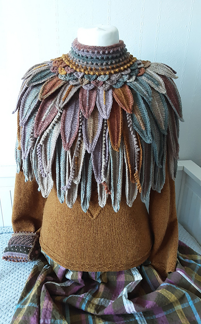 Raven Capelet