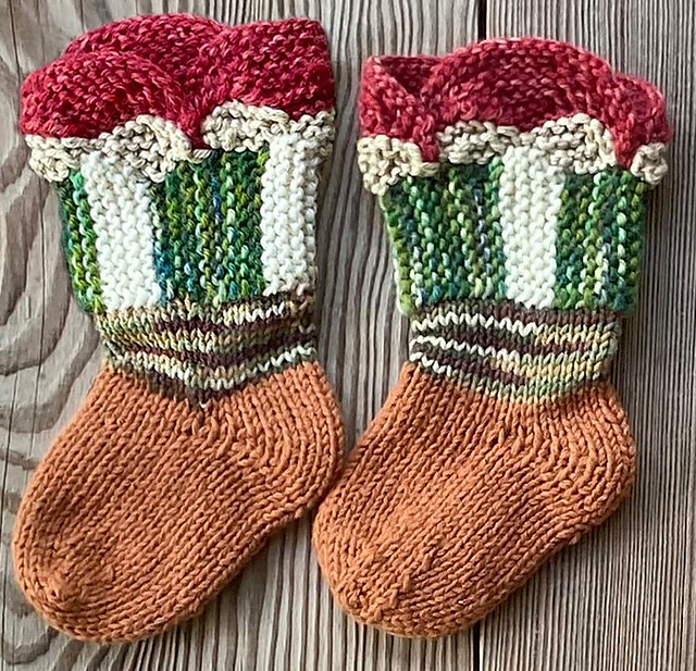POISONOUS MUSHROOMS SOCKS KIDS