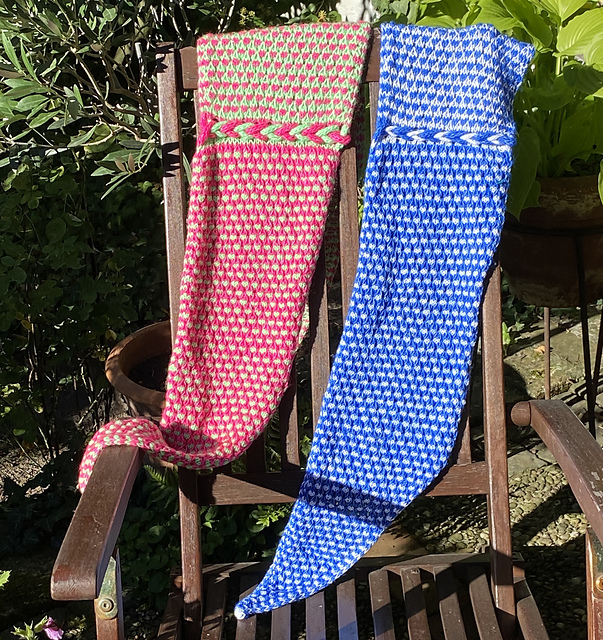 Ravelry: TWO-COLOURED BRAIDED SKINNY SCARF pattern by Nadelschaetzchen