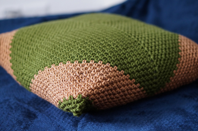 Moss stitch granny square case