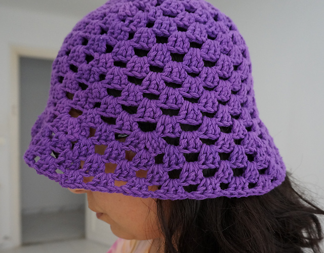 Granny stripes bucket hat