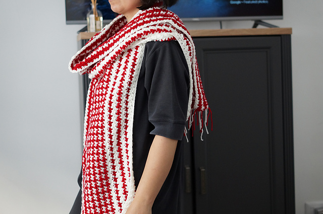 Houndstooth red shawl