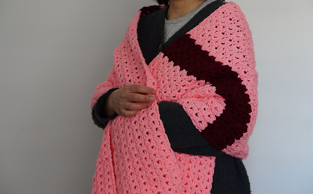 Cluster v stitch shawl
