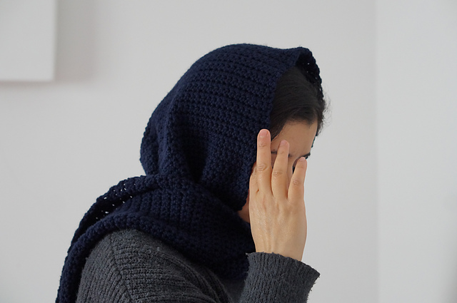 Hooded scarf non stitched