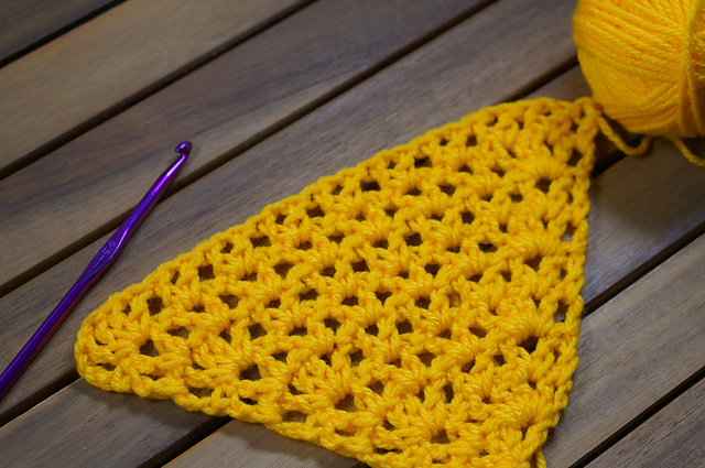 V stitch striped triangle