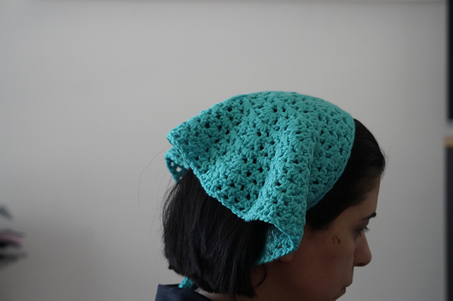 V stitch round bandana