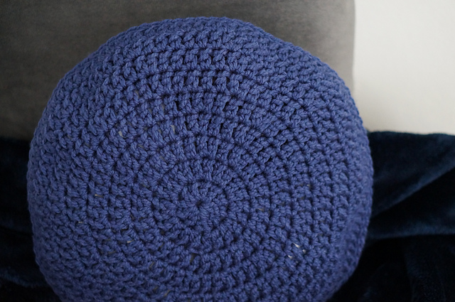 Easy round pillow