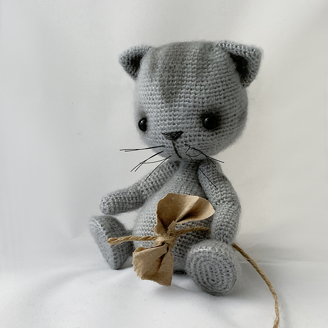KIT tiny cat
