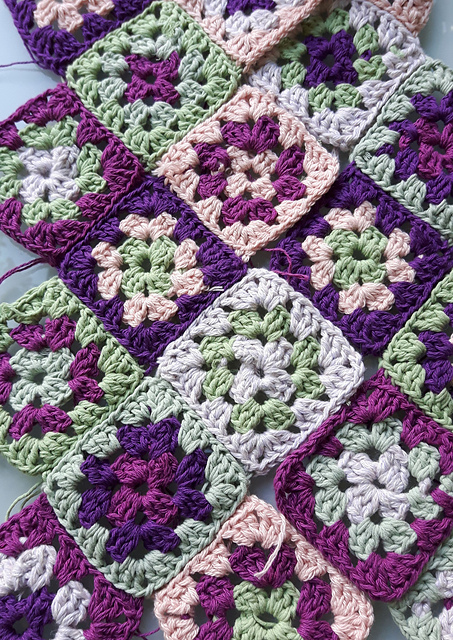 # 35 Patchworkdecke