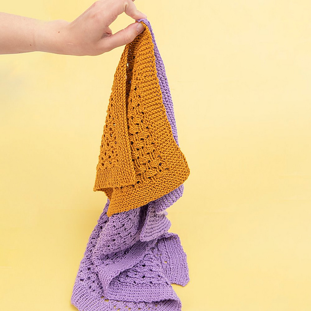 guests welcome towel and napkin