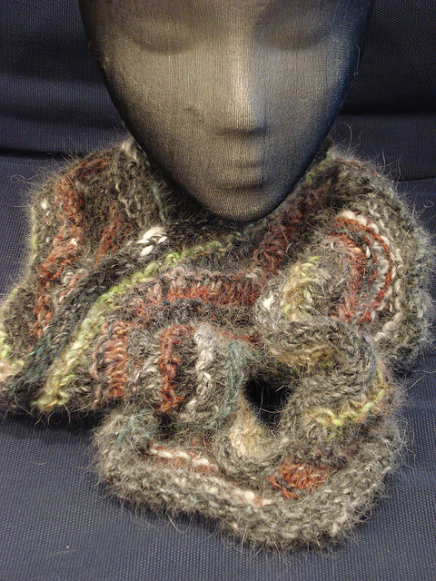 Feather and Fan Infinity/Cowl