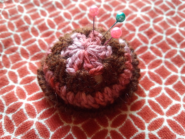 Pin cushion