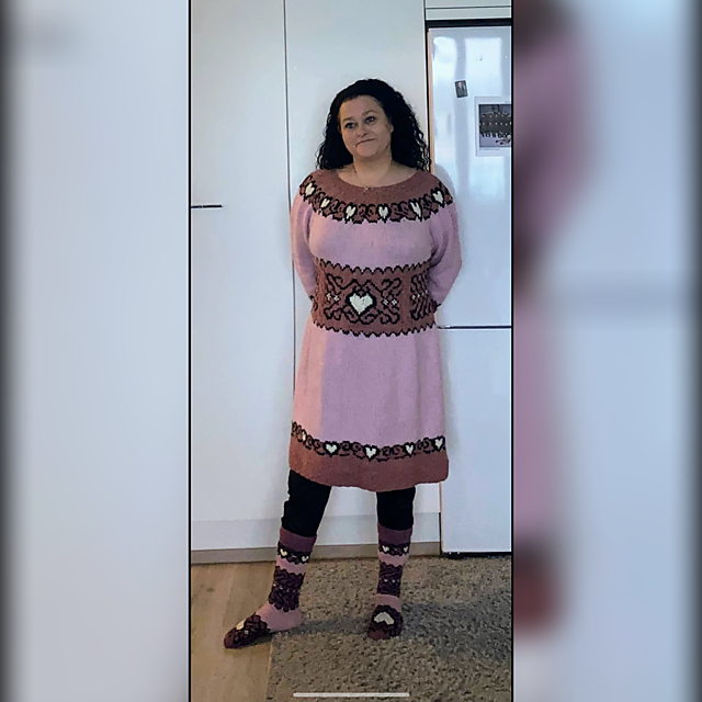 Jalosydän Dress, Mekko