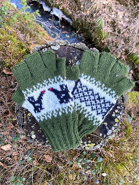 Metsojen Laulu - kynsikkäät / Fingerless Gloves