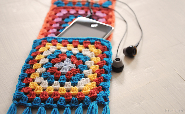 Pretty pocketed scarf