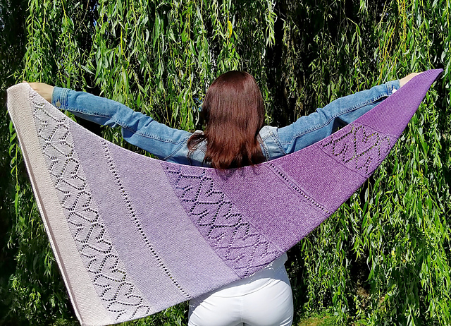Ravelry: Crescent Shawl Hearts pattern by Natali Berzore