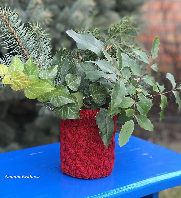 Sweater for a glass jar
