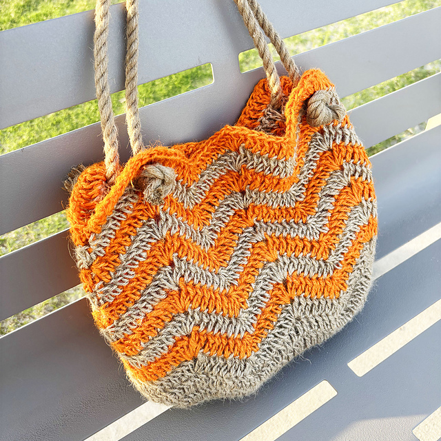 Sunny Waves Jute Tote