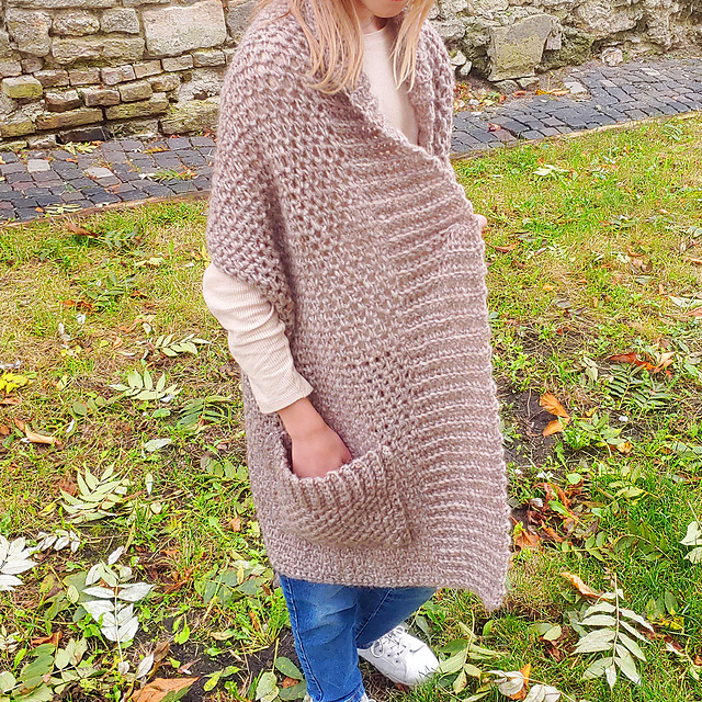 Alpaca Hug Pocket Scarf