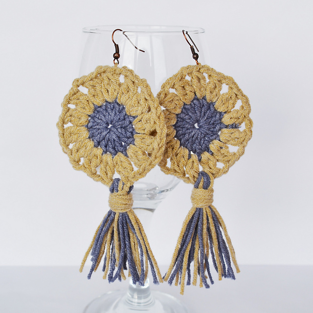 Luxurious earrings