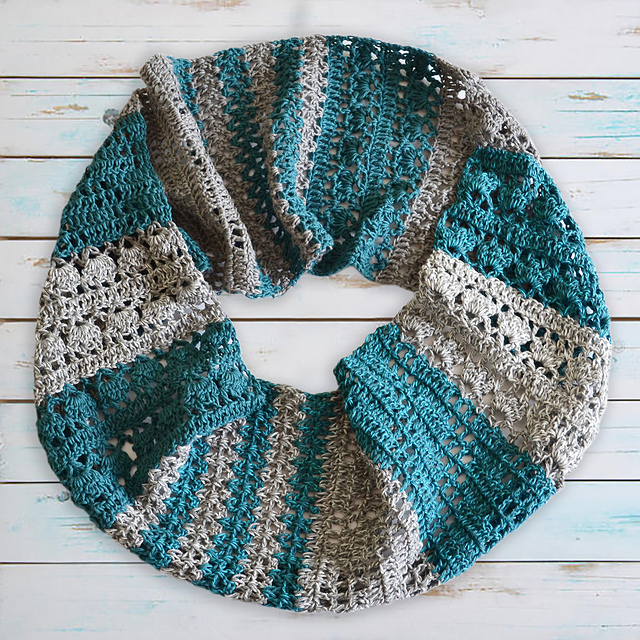 Enchanting Bicolor Cowl