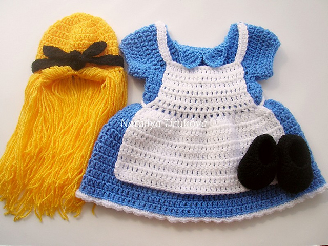 crochet alice in wonderland dress Crochet Alice in Wonderland Baby Dress Set: Handmade Photo Prop