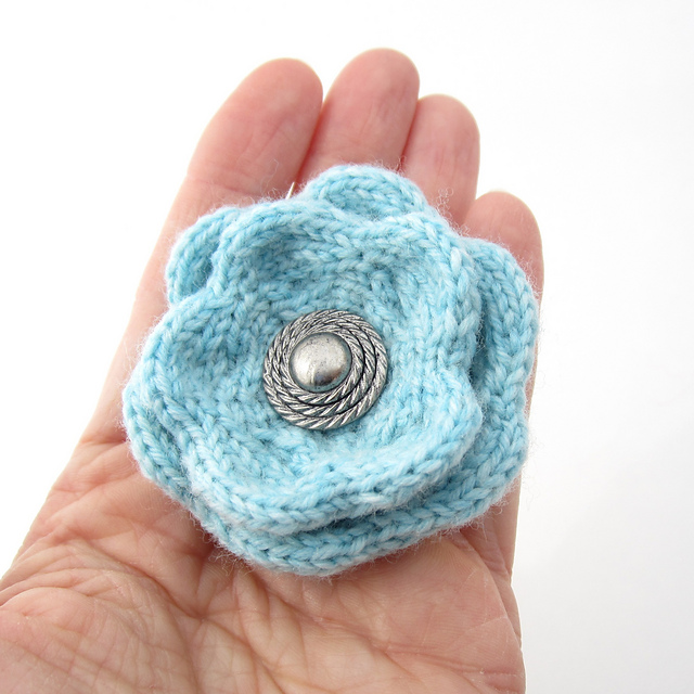 Ravelry: Winter Flowers pattern by Clare Doornbos