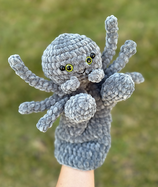 Spider hand puppet