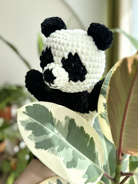 Panda hand puppet