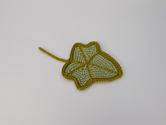 Small Ivy leaf